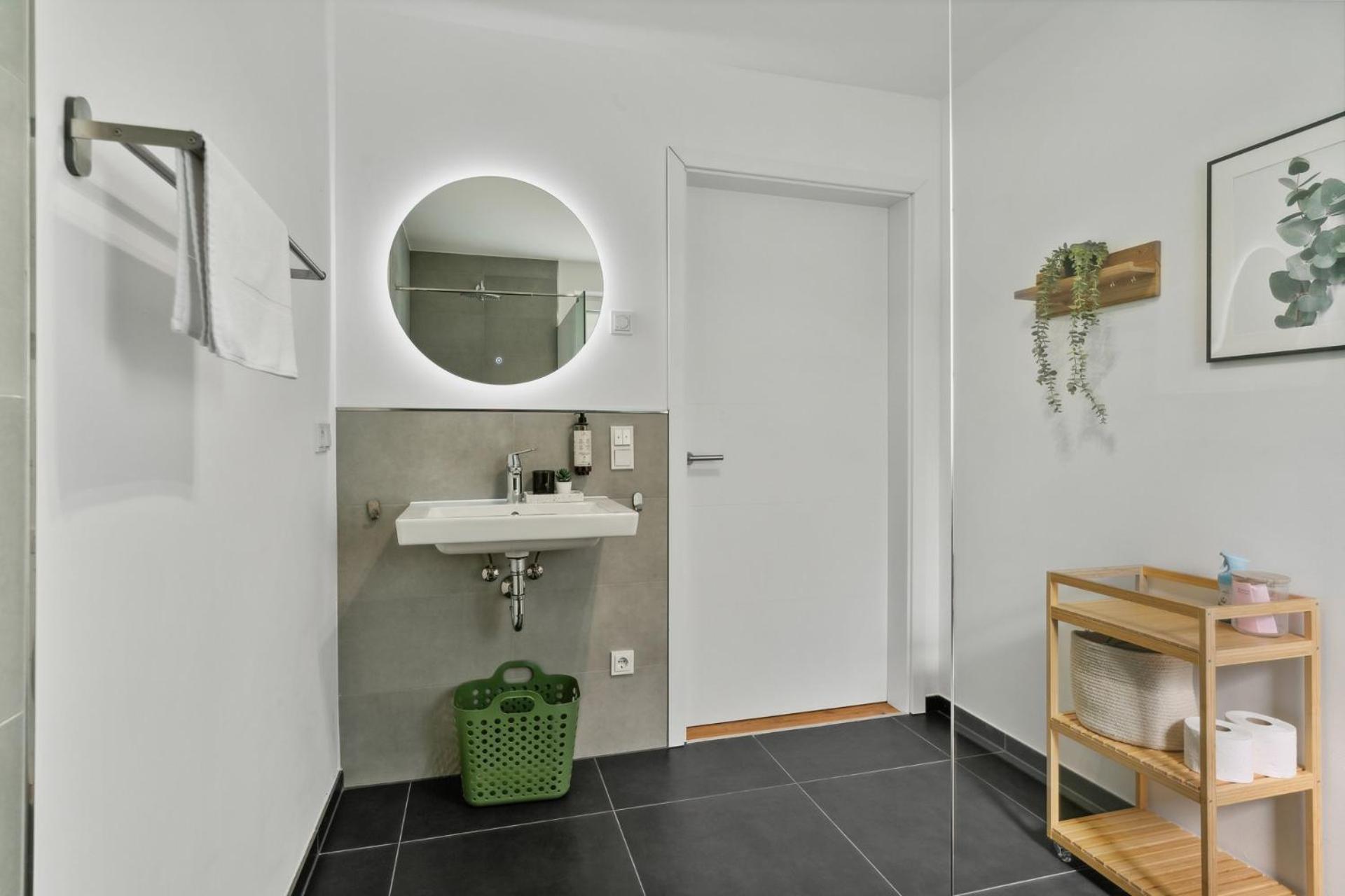 Deluxe Apartment In Bielefeld City Mit Parkplatz Und Terrasse Kültér fotó